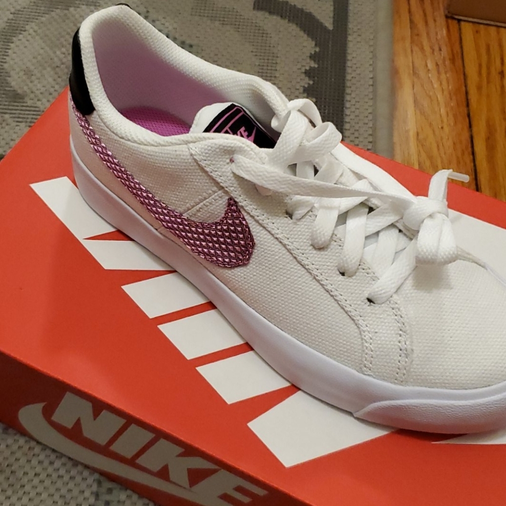NIB Nike Court Royale sneakers